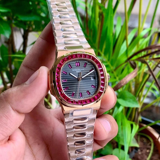 Nautilus 5711/111P-010 Diamond Edition
