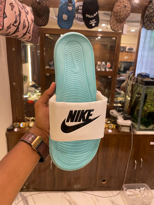 SLIPPER