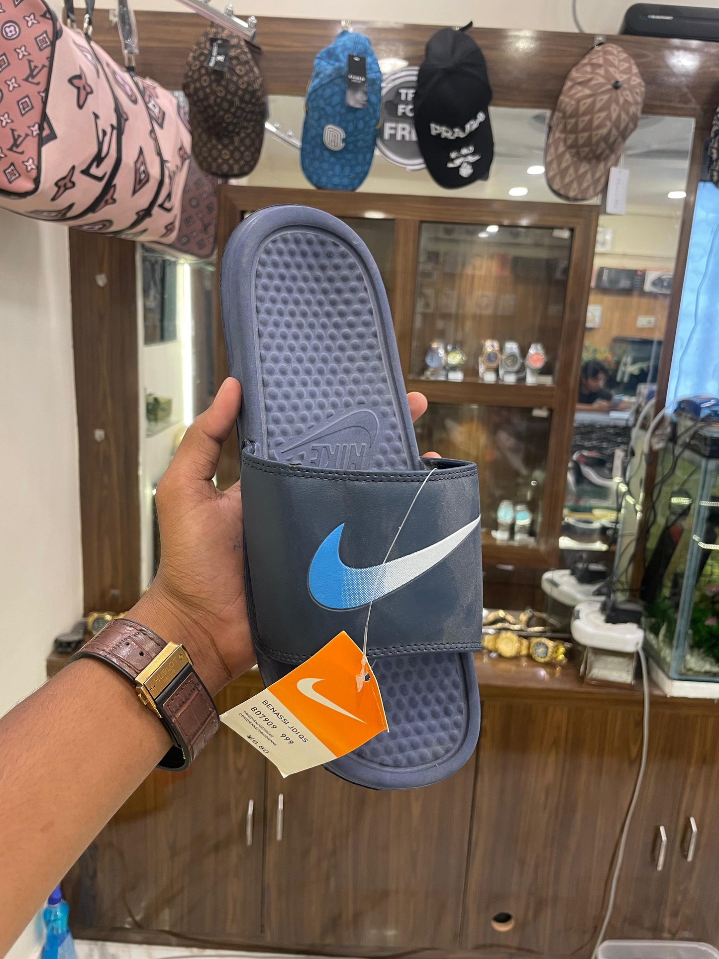 SLIPPER