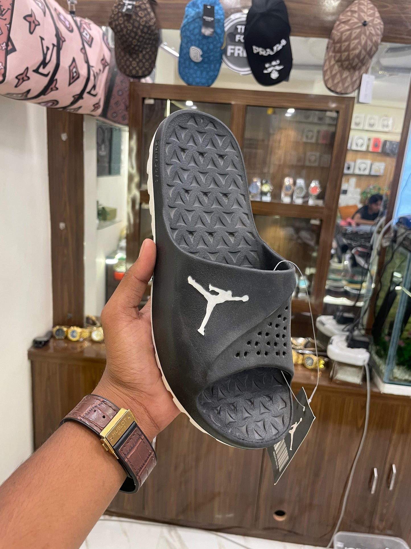 SLIPPER