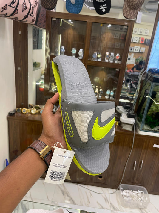 SLIPPER