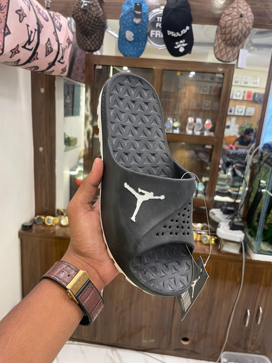 SLIPPER